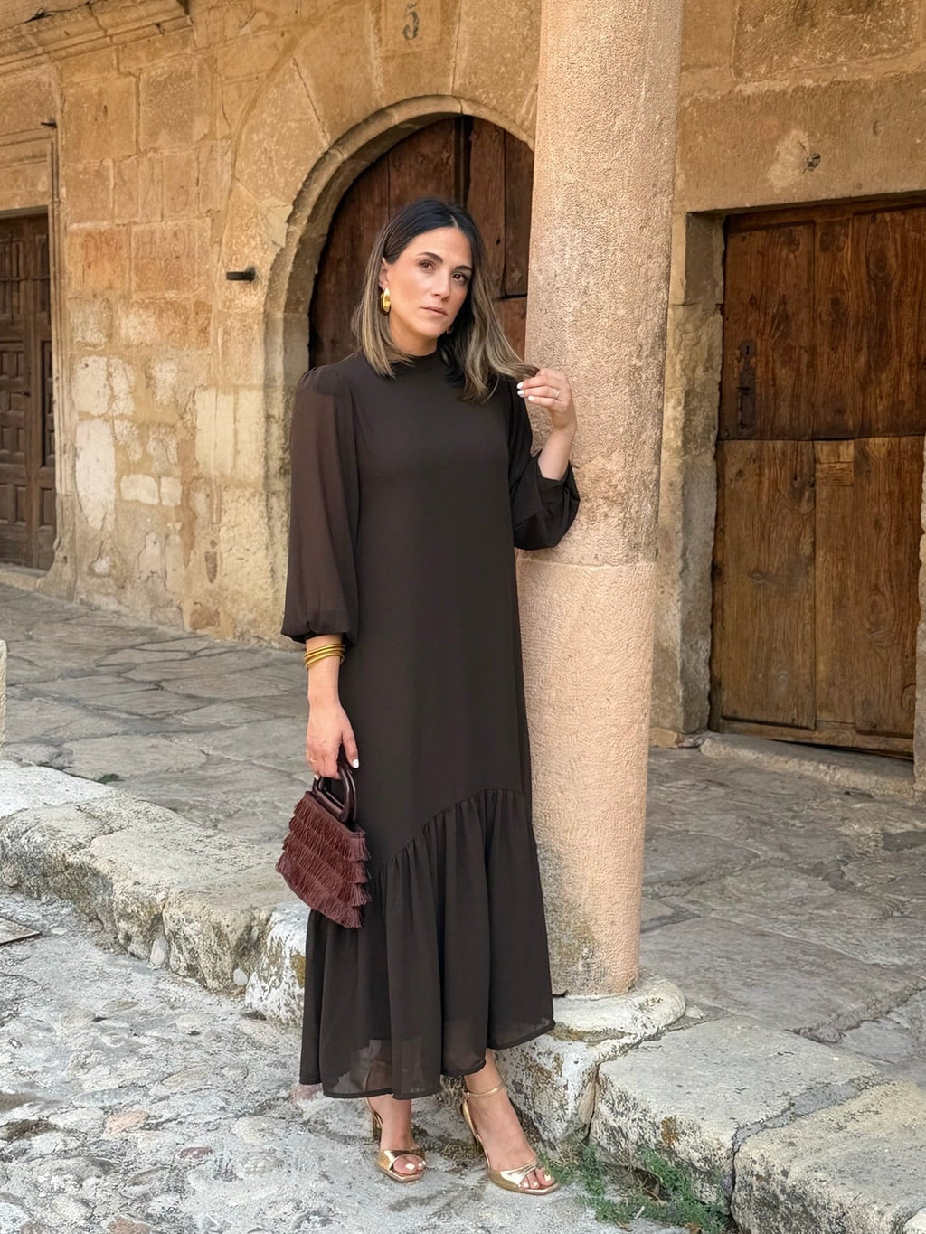 Elena™ | Vestido largo con vuelo y manga abullonada