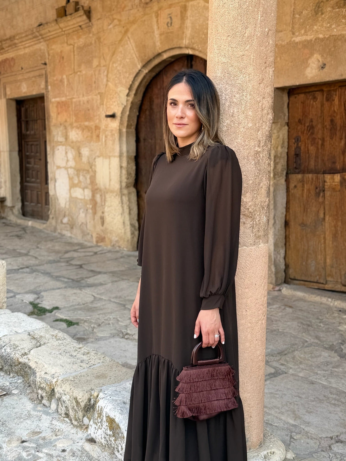 Elena™ | Vestido largo con vuelo y manga abullonada