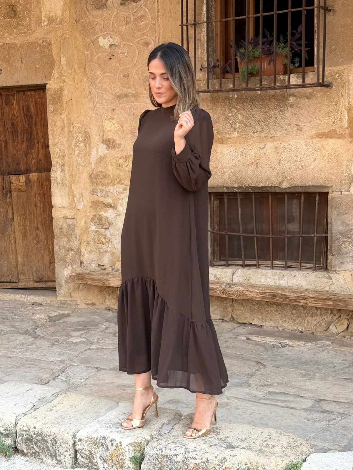 Elena™ | Vestido largo con vuelo y manga abullonada