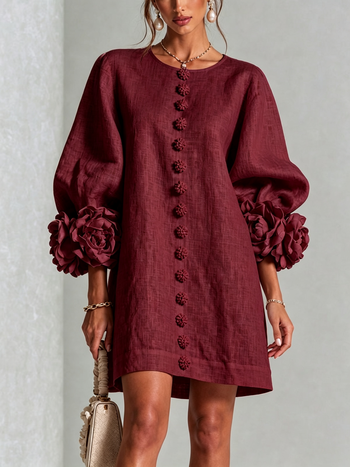 Amara™ | Vestido corto de lino con botones y flores en las mangas