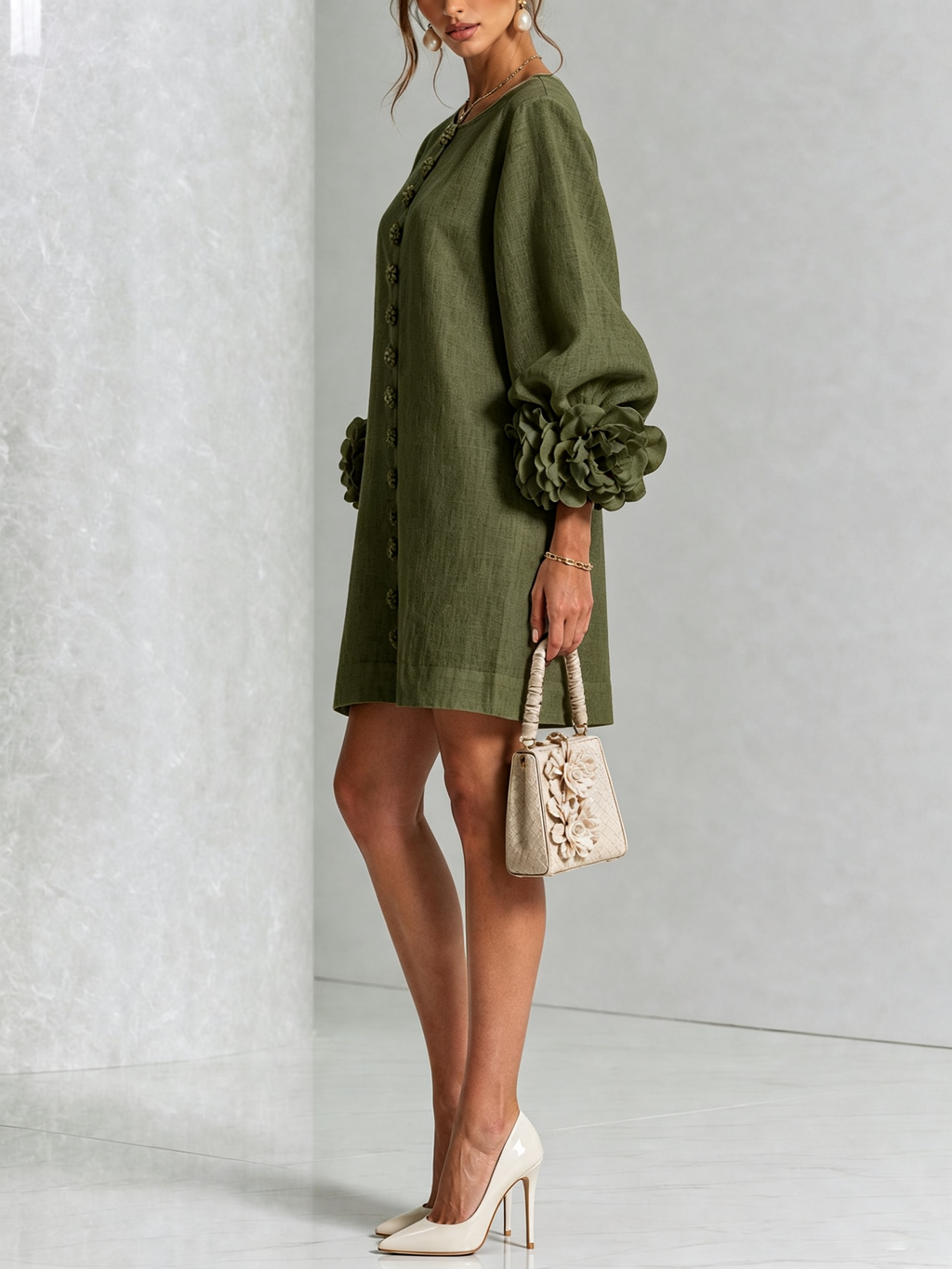 Amara™ | Vestido corto de lino con botones y flores en las mangas