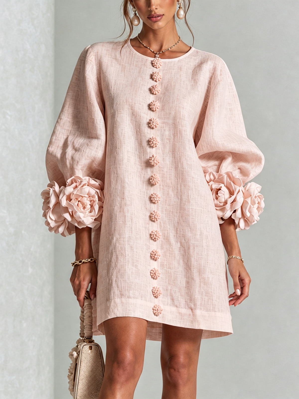 Amara™ | Vestido corto de lino con botones y flores en las mangas